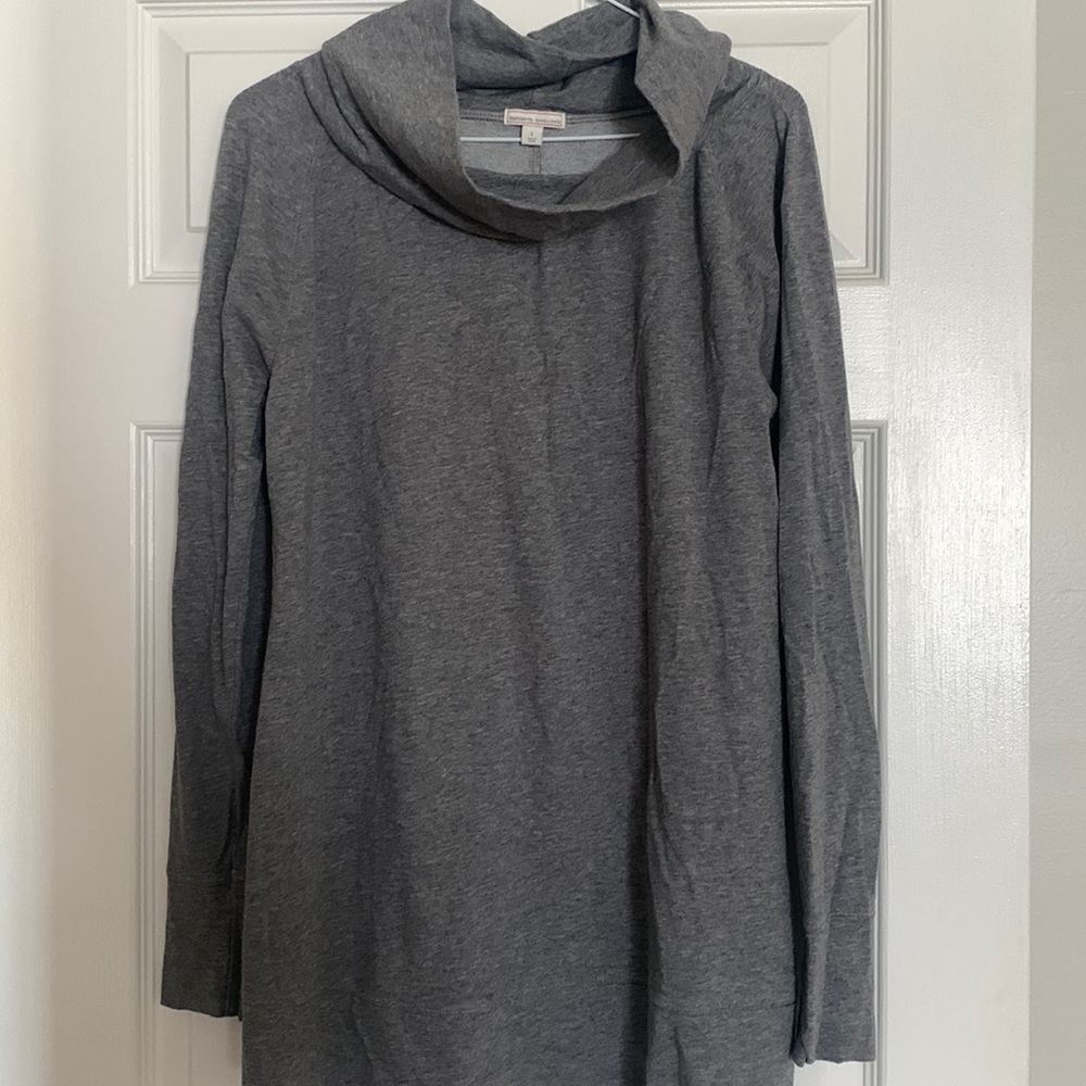 Gap gray sweatshirt